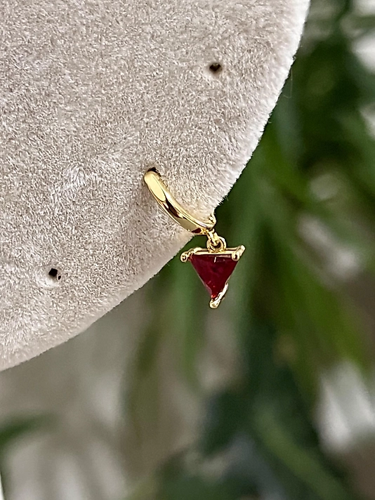 Kırmızı Taş Detaylı Sallantılı Pearcing