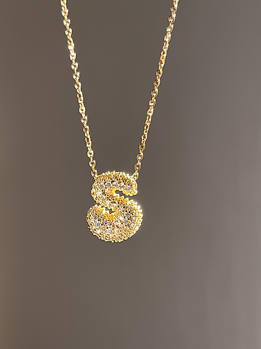 Çelik S Taşlı Balon Harf Kolye