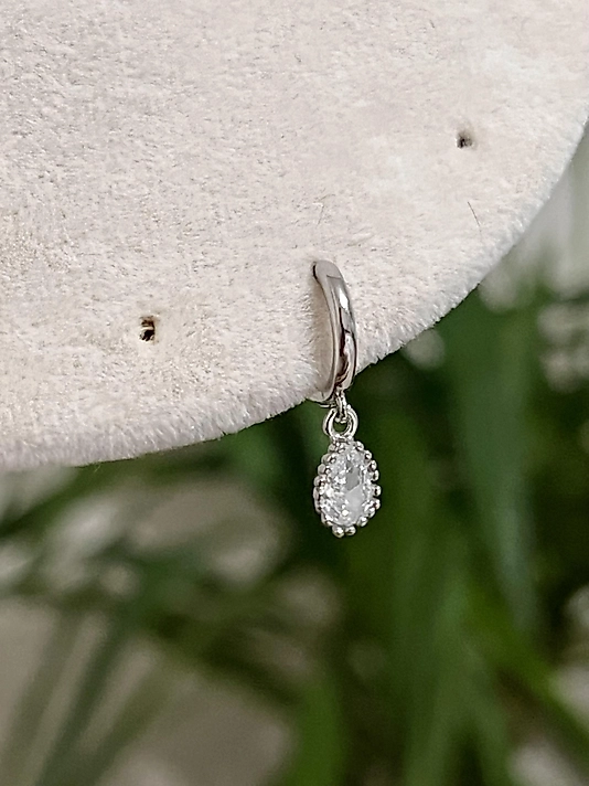 Taş Detaylı Sallantılı Halka Pearcing