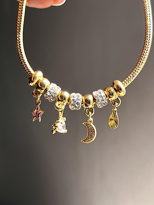Çelik Gold Charmlı Bileklik