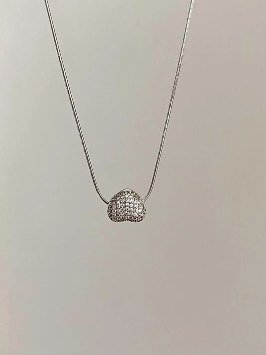 Çelik Silver Taşlı Ters Kalp Kolye