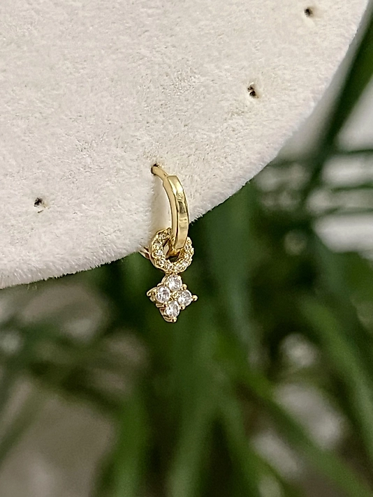 Taş Detaylı Sallantılı Halka Pearcing