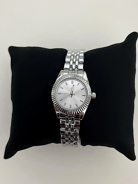 Silver İçi Beyaz Yuvarlak Saat