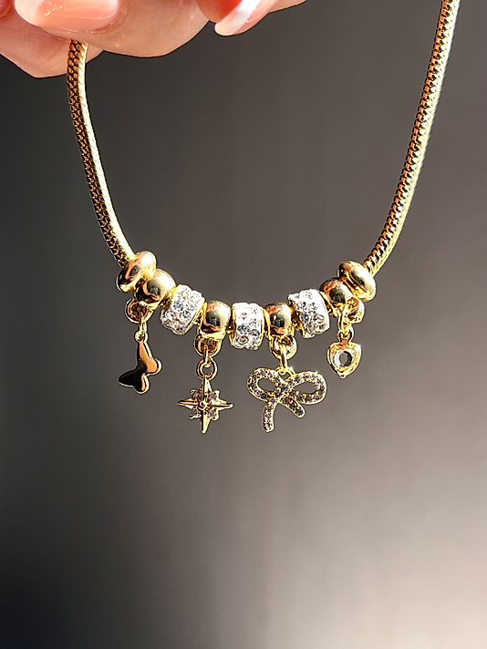Çelik Gold Charmlı Bileklik