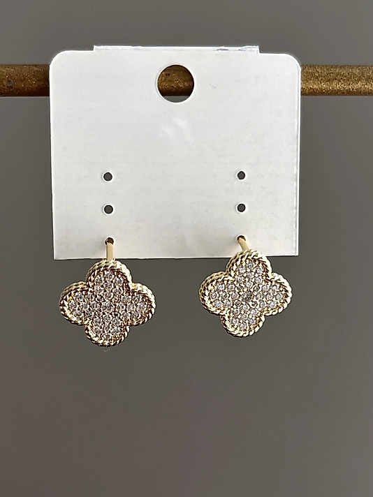 CM Taşlı Yonca Küpe