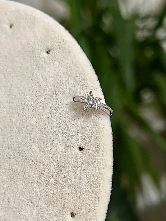 Taş Detaylı Yıldız Halka Pearcing