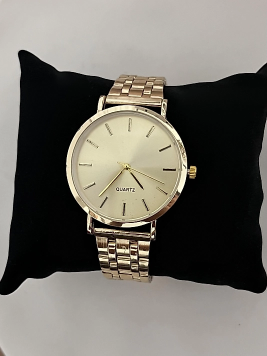 İçi Beyaz Büyük Yuvarlak Gold Saat