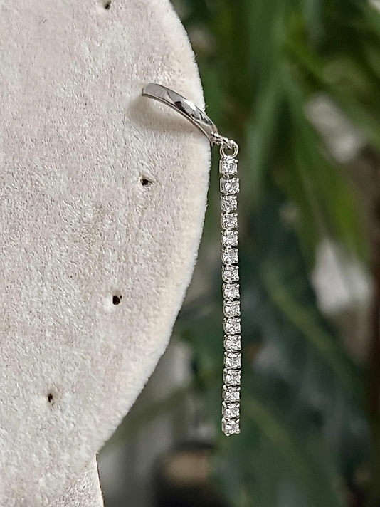 Taş Detaylı Uzun Sallantılı Pearcing