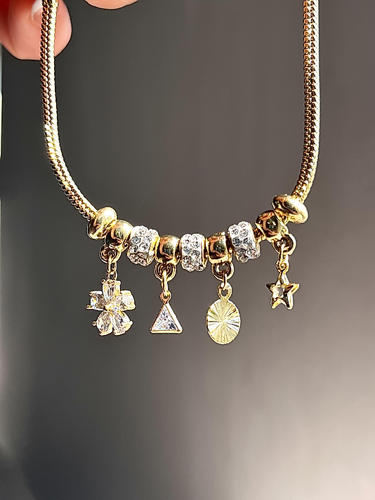 Çelik Gold Charmlı Bileklik