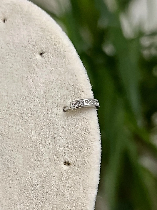 Taş Detaylı Sallantılı Halka Pearcing