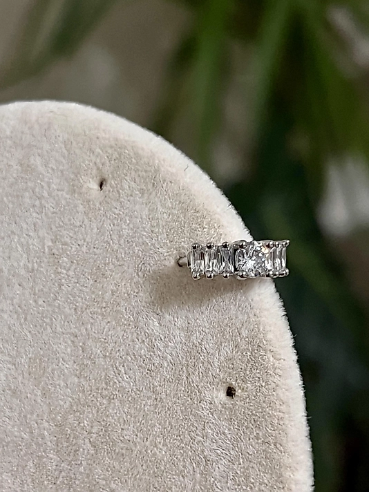 Taş Detaylı Halka Pearcing