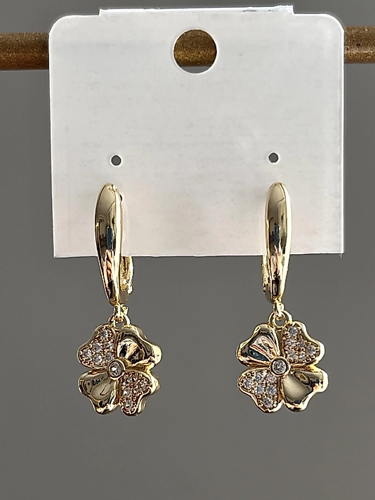 CM Sallantılı Taşlı Çiçek Küpe