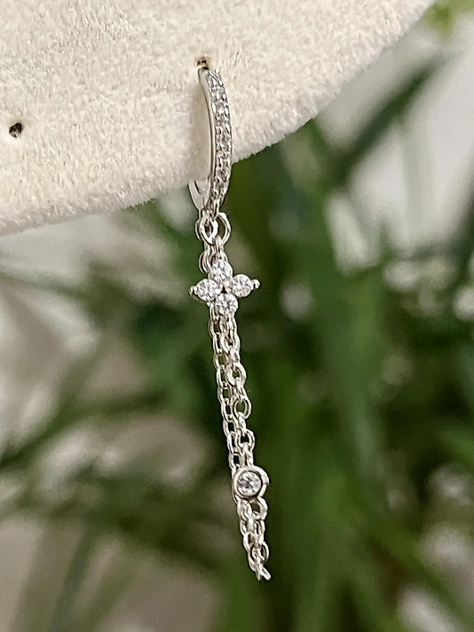 Taş Detaylı Sallantılı Halka Pearcing